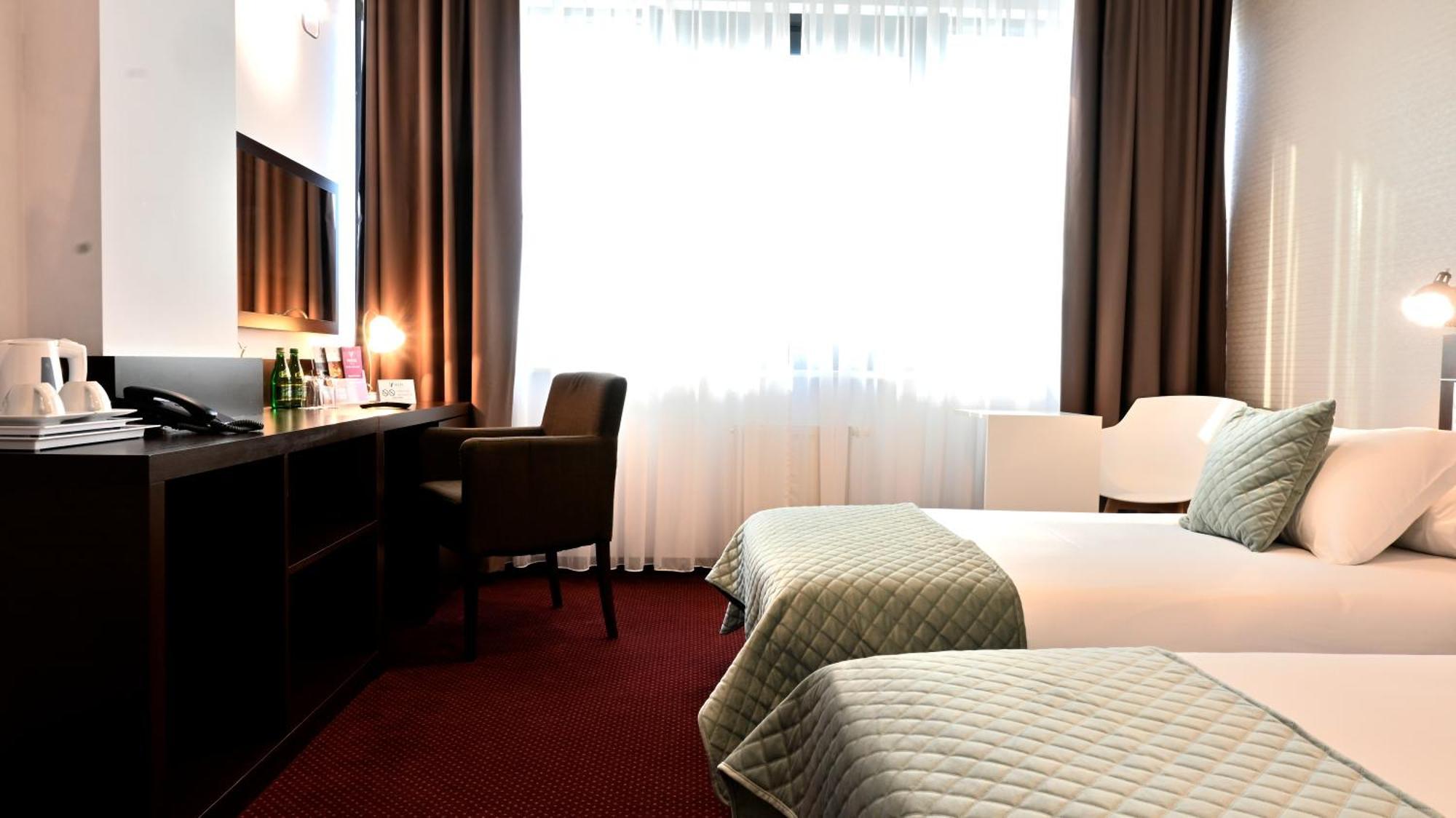 Mercure Piotrków Trybunalski Vestil Exterior foto