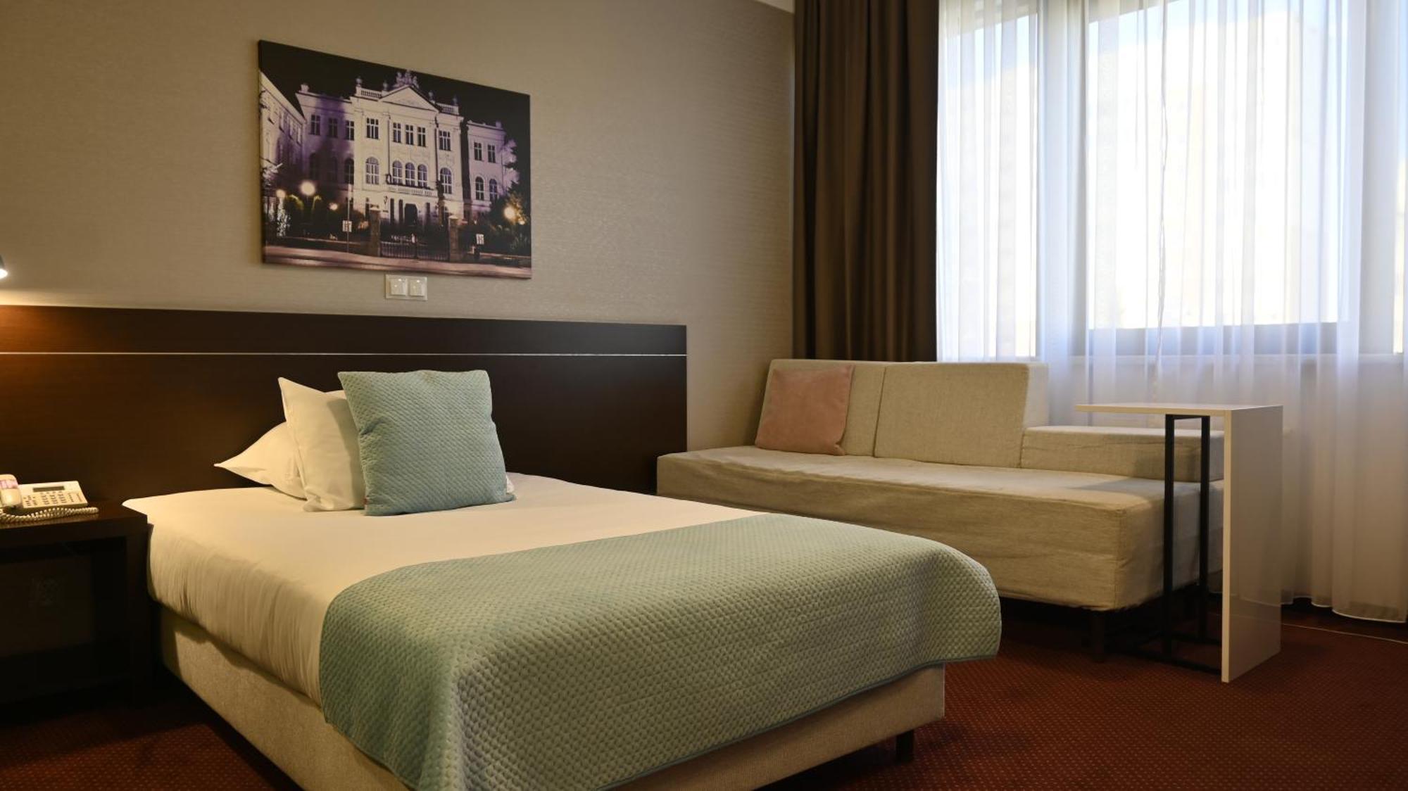 Mercure Piotrków Trybunalski Vestil Exterior foto
